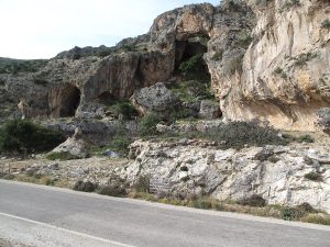 Ehemalige Küstenlinie nach Anhebung von Kreta um 9 Meter