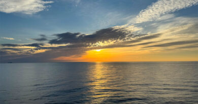 Expedition M216 ins Mittelmeer mit dem Forschungsschiff METEOR gestartet - Die Messungen der Forschenden erstrecken sich über die gesamte Wassersäule, das heißt über alle Schichten des Mittelmeers von der Oberfläche bis zum Meeresboden. An seiner tiefsten Stelle ist das Mittelmeer über fünftausend Meter tief. Foto: Katja Matthes, GEOMAR