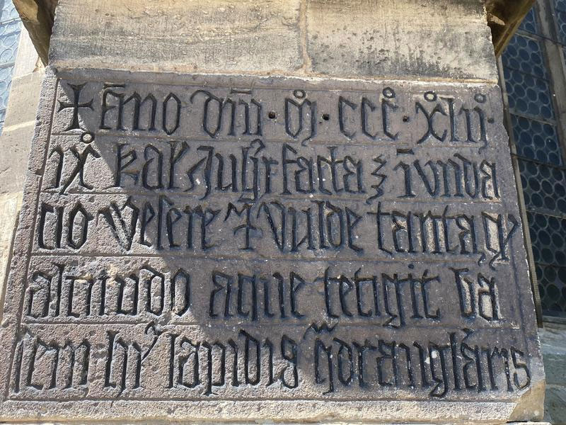 Hochwassermarke an der Pfarrkirche St. Blasius in Hann.-Münden mit einer Gedenkinschrift an dieser Kirche mit Angabe der Wasserhöhe, Quelle: Martin Bauch, Copyright: Martin Bauch